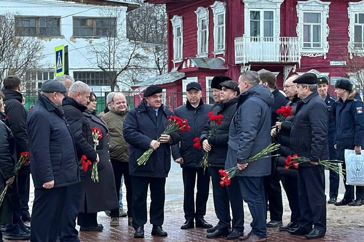 В кострому прибыла делегация земского собора вместе. В кострому прибыла делегация земского собора вместе