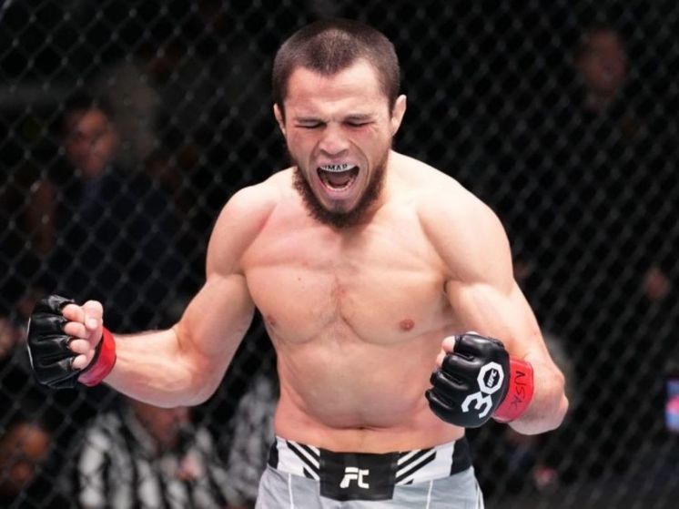 Умар Нурмагомедов потерпел первое поражение в карьере