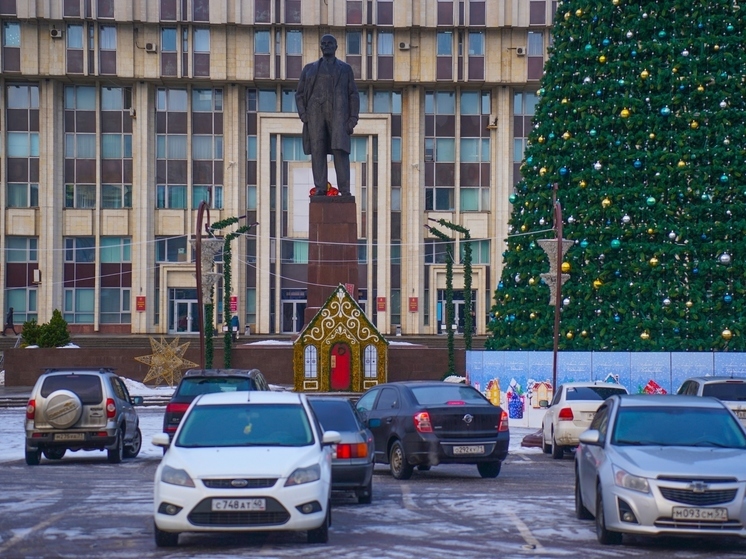 Денис Гальперин дежурит на Крещение в администрации Тулы