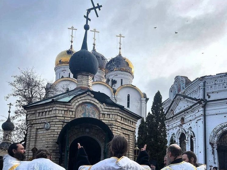 В Свято-Успенском Николо-Васильевском монастыре ДНР провели первое богослужение