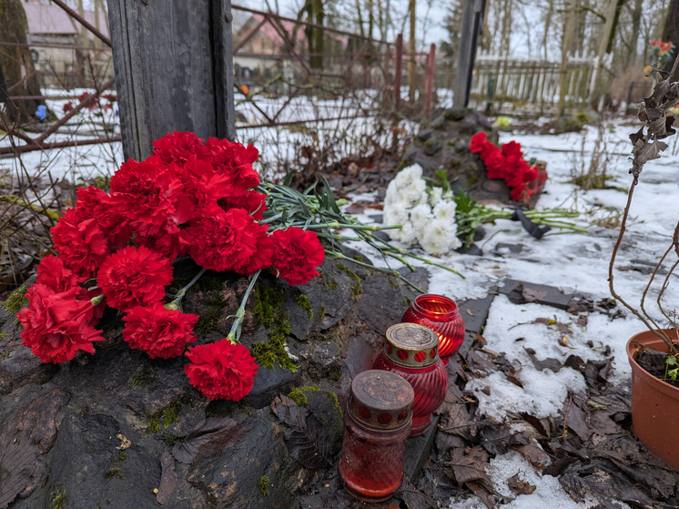 Церемония возложения цветов в день памяти Юрия Спегальского прошла в Пскове