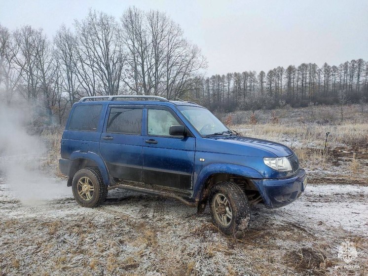 Тульский спасатель помог автоледи выбраться из колеи за городом