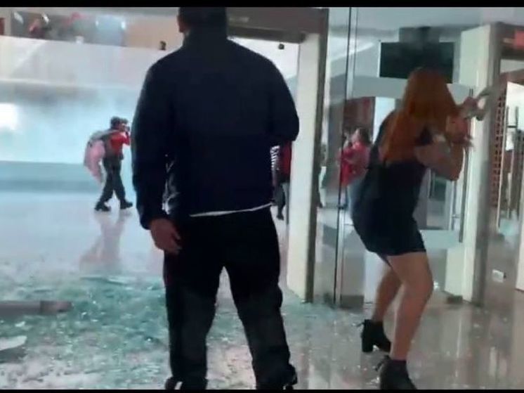 РЕН ТВ: представительницы древнейшей профессии разгромили суд в Мехико