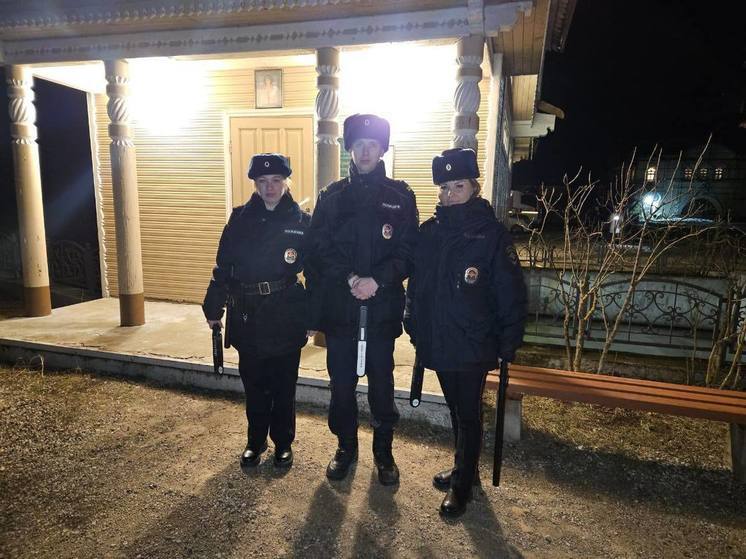 200 полицейских охраняли общественный порядок во время Крещения в Псковской области