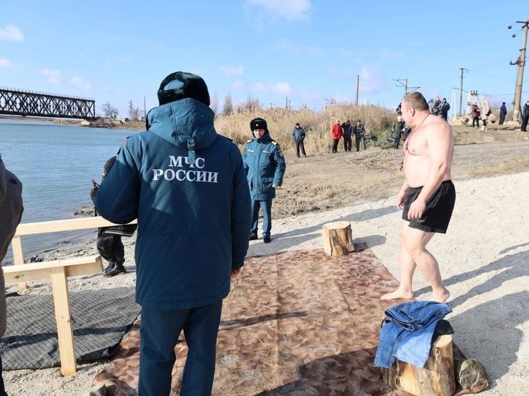 На Херсонщине спасатели, медики и полиция обеспечили безопасность крещенских мероприятий