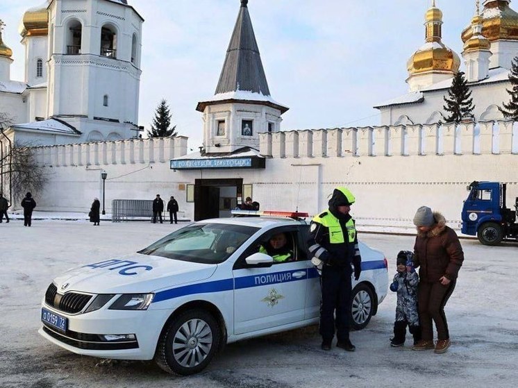 В Бурятии водители, полицейские приходят на помощь при скользких дорогах