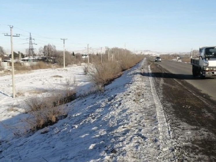 В Абакане школьники устроили опасное развлечение на дамбе