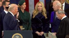 Дональд Трамп принес присягу и вступил в должность президента США: видео