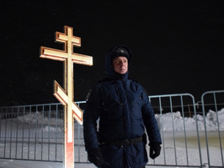 Стражи порядка в НАО тщательно держали пьяных подальше от купелей