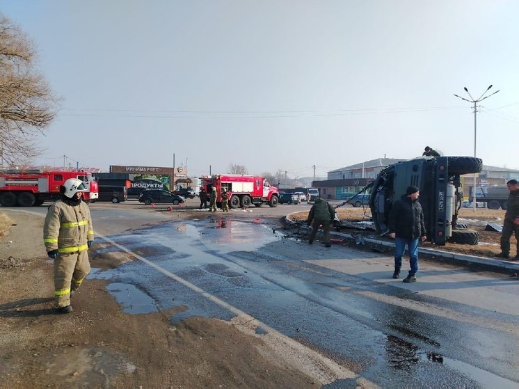 Прокуратура выясняет причины ДТП с бензовозом в Приморье