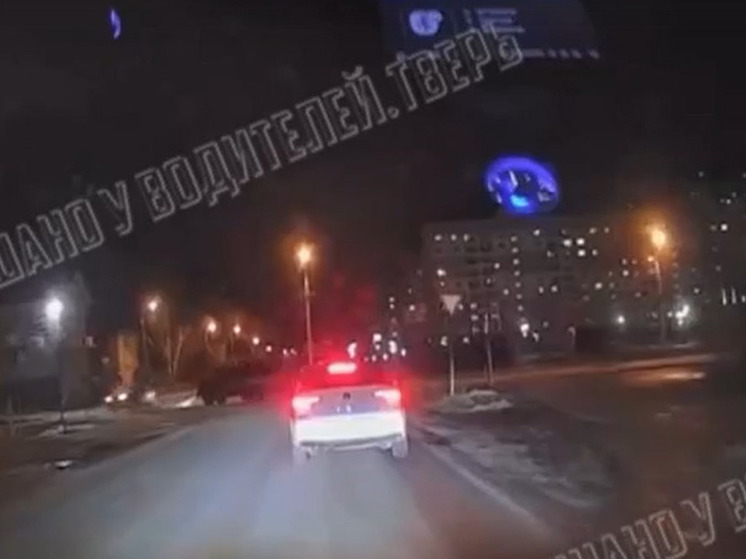 В сети опубликовали видео тарана «УАЗа» японским паркетником в Твери