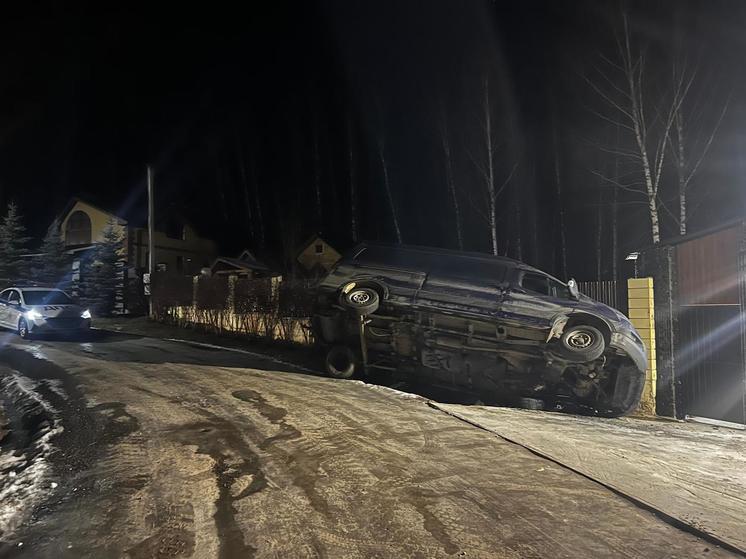 Три человека пострадали в ДТП под Тулой по вине пьяного водителя микроавтобуса