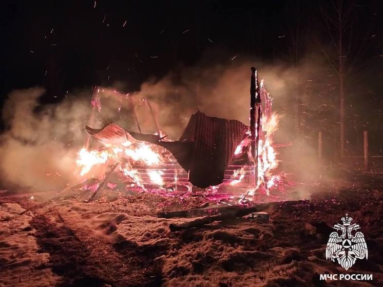 В Тверской области из-за короткого замыкания полностью сгорел гостевой дом