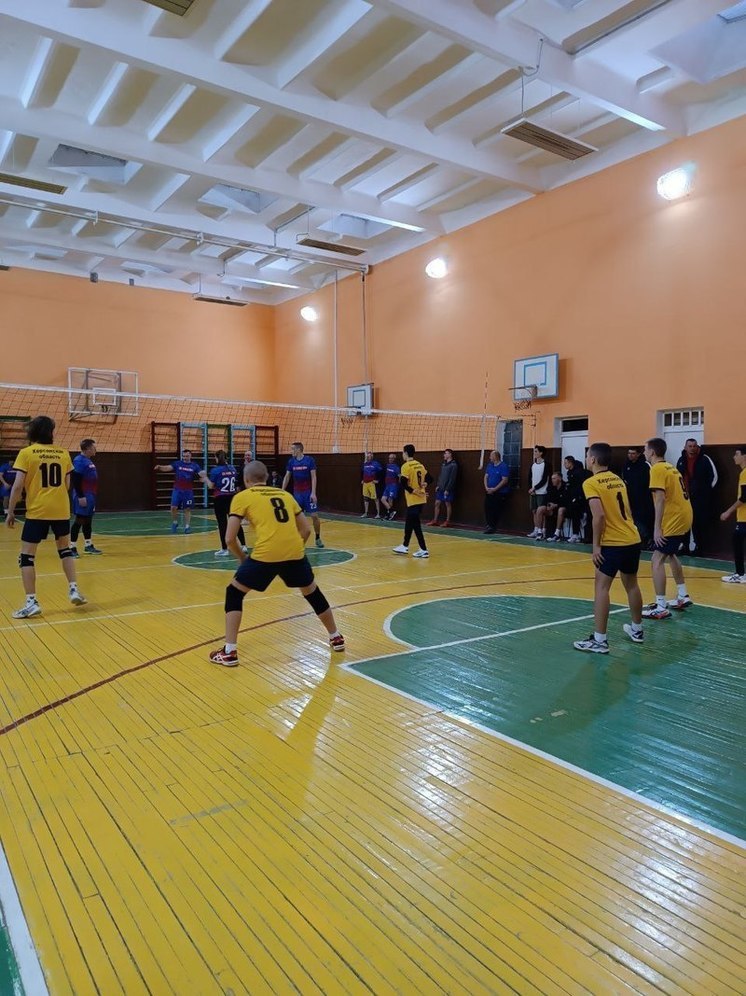 В пгт. Новотроицкое состоялся Кубок по классическому волейболу