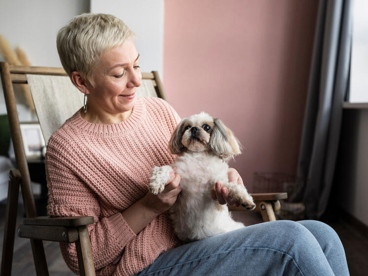 Найден ключ к улучшению здоровья и мобильности пожилых людей с помощью домашних питомцев