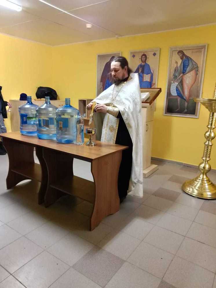 В Орловской области священник посетил дом социального обслуживания и психоневрологический диспансер