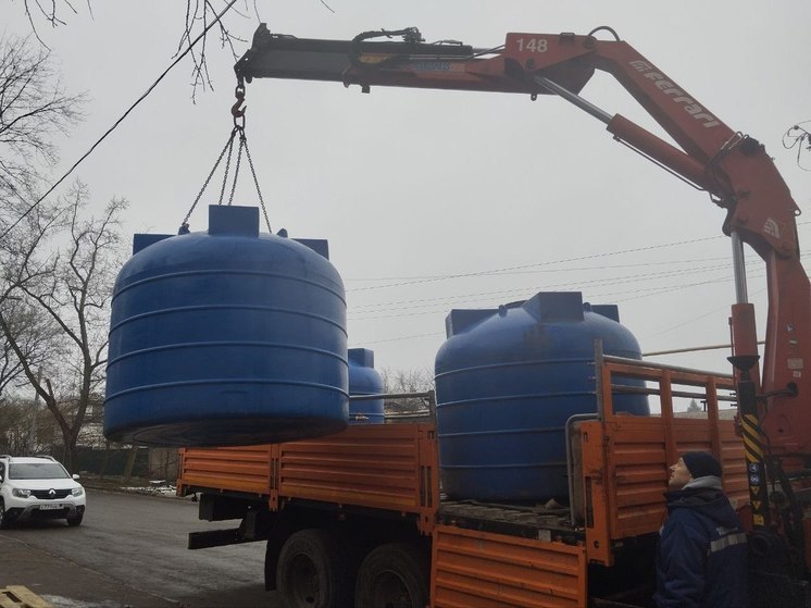 Пять емкостей с водой установили на западе Донецка