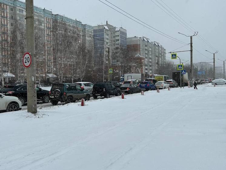 Девятибалльные пробки сковали Барнаул утром 22 января