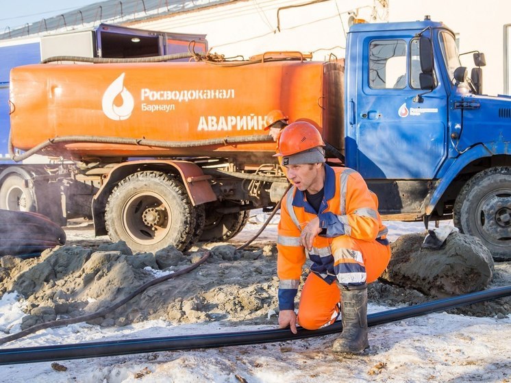 В разных частях Барнаула до вечера отключили холодную воду