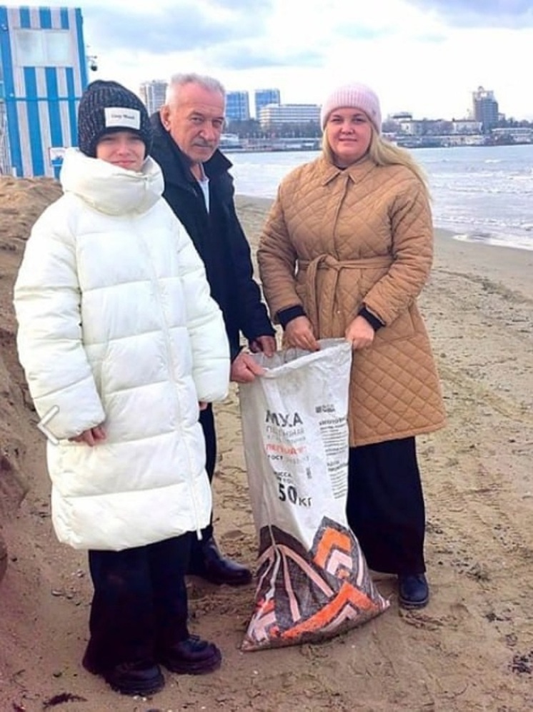 Жители Орловской области принимают участие в ликвидации последствий разлива мазута в Чёрном море