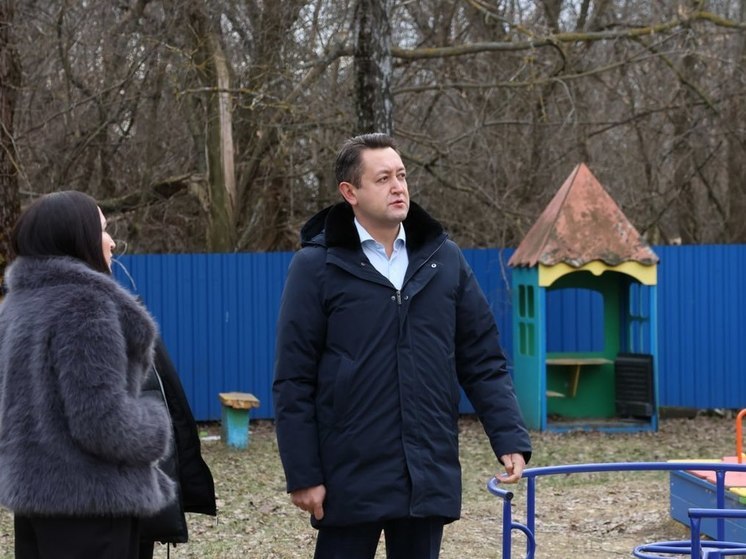 Бутов обещал отремонтировать детсад в Новомосковске, построенный при Сталине