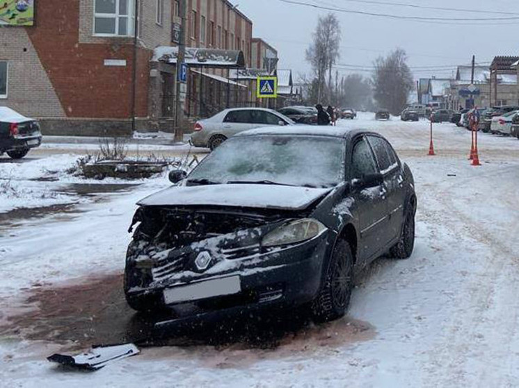 В Старой Руссе пенсионерка пострадала при столкновении двух автомобилей «Рено»