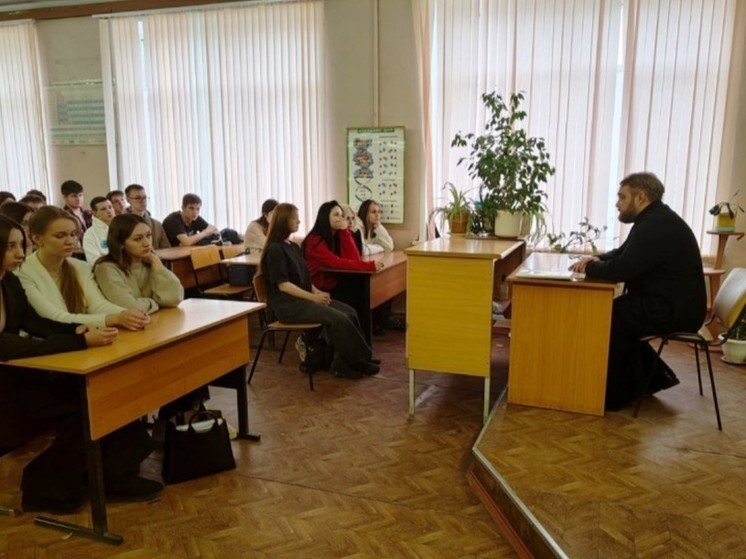 В Орловской области священнослужители пообщались с молодёжью