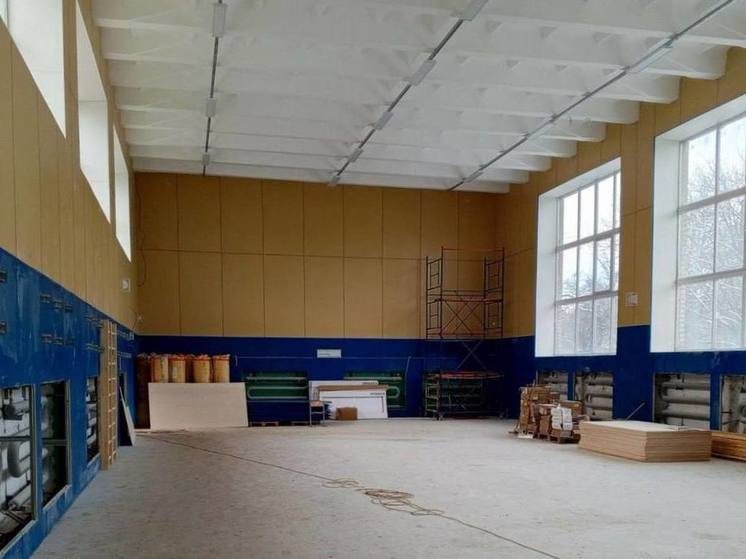 В новоазовской школе №1 продолжается капитальный ремонт