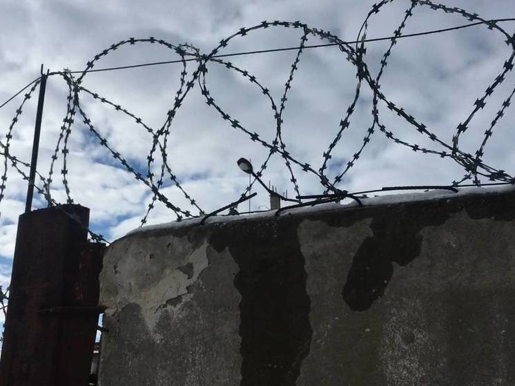 Начальник саратовской ИК-10 попался на незаконных поборах с осужденных