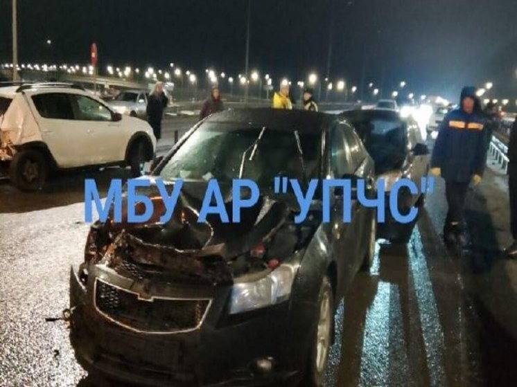 На трассе по Ростовом произошла массовая авария из 9 автомобилей