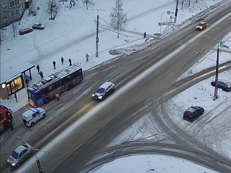 Троллейбус горел в Петрозаводске на улице Ровио