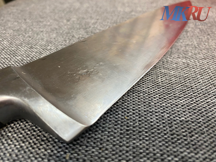 В Калужской области ревнивец получил ножом в живот