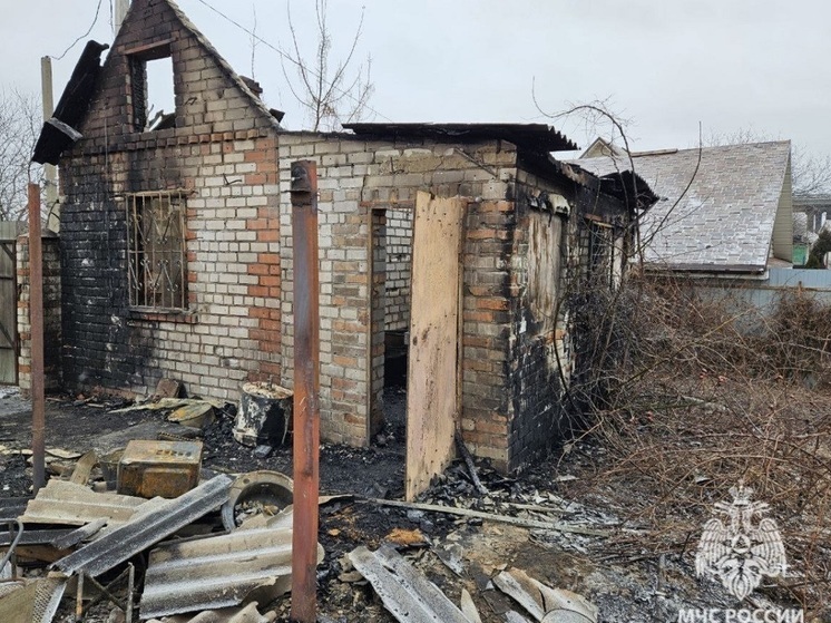 Тело мужчины обнаружили в сгоревшем доме на севере Волгограда