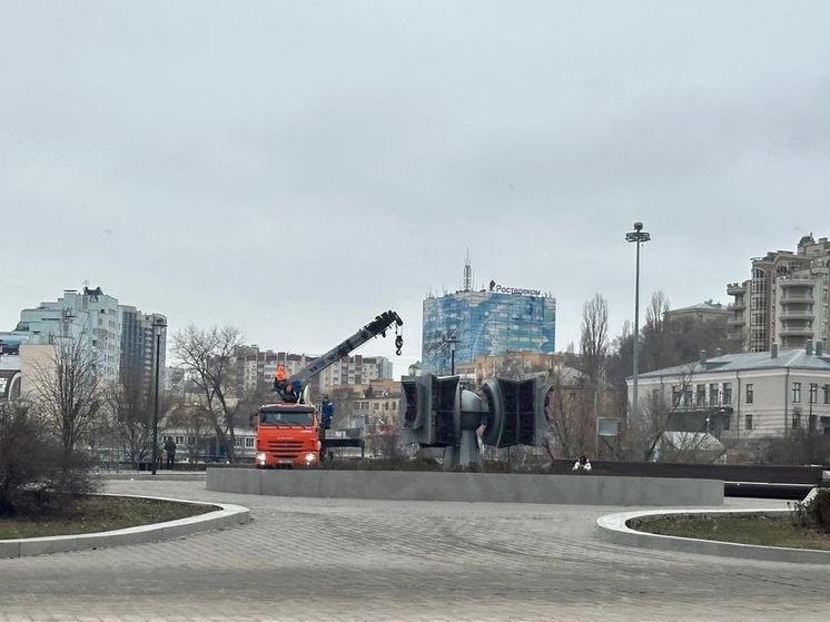 В Липецке приступили к демонтажу новогодних украшений