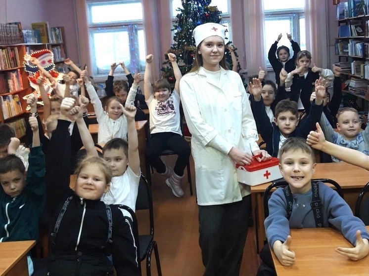 Первоклашек поселка Искателей посвятили в читатели