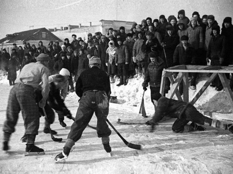 В «Арене Ерофей» целый день идут различные турниры, а завершится все матчем ветеранов Хабаровска и Биробиджана
В Татьянин день в Хабаровске принято отмечать не только студенческий праздник, но и День Русского хоккея