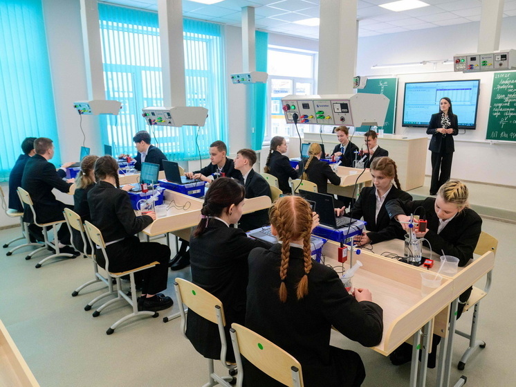 Дети Медведевского района Марий Эл обживают новое здание школы