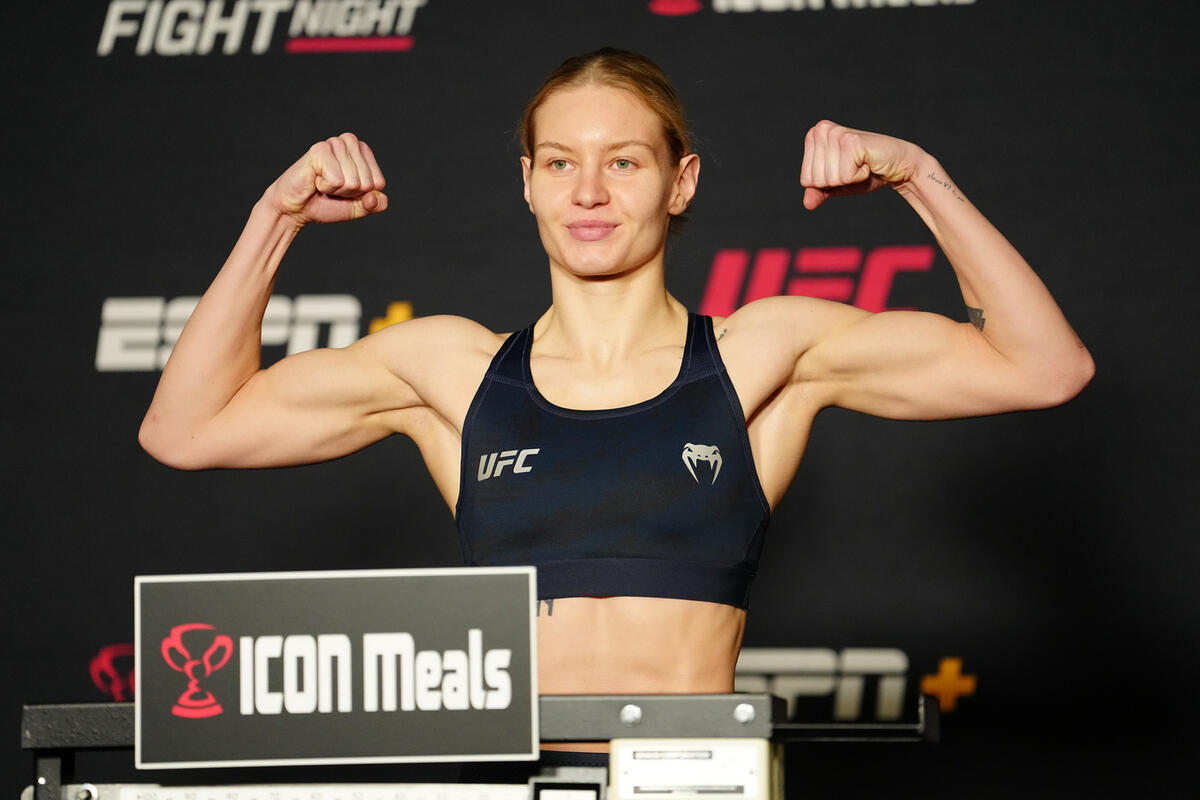 Дудакова, ударившая тренера, и еще один российский боец исключены из UFC