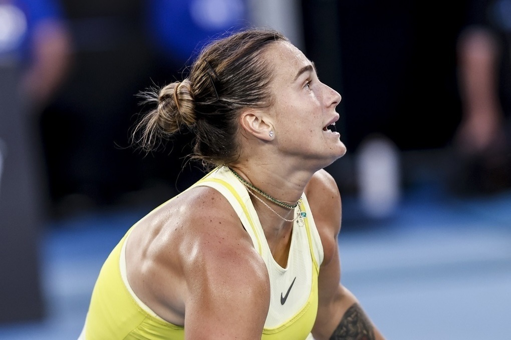 Соболенко сломала ракетку и расплакалась после поражения в финале Australian Open