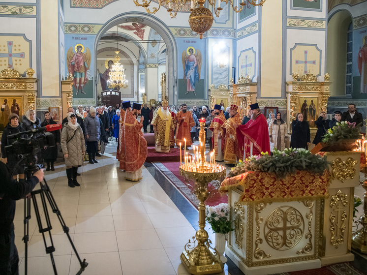 В Орле студенты в Татьянин день побывали на богослужении и чаепитии