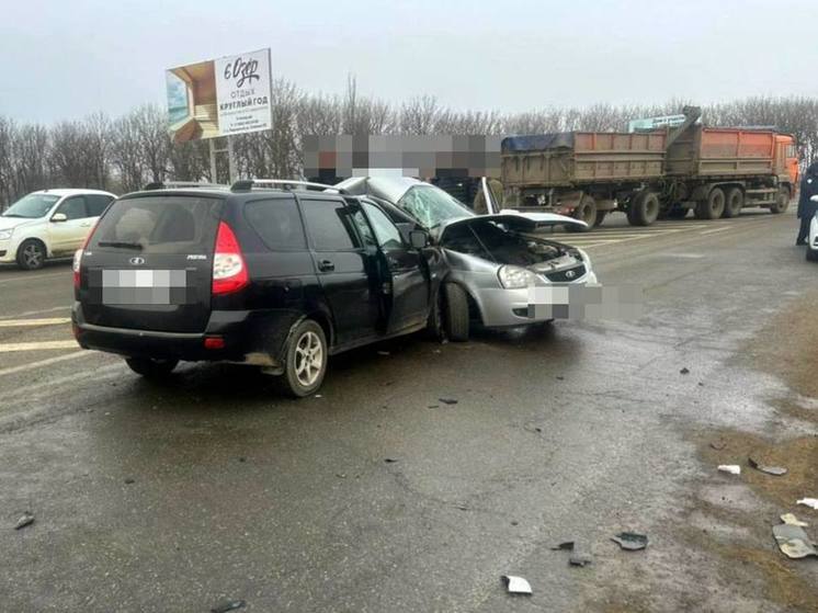 На подъезде к Ставрополю в лобовом столкновении пострадали два человека
