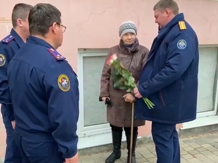 В Липецкой области сотрудники СК России встретились с блокадницей Ленинграда