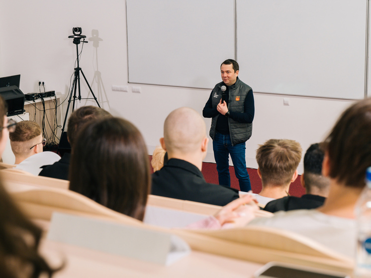 Андрей Чибис выступил в роли лектора перед студентами региона