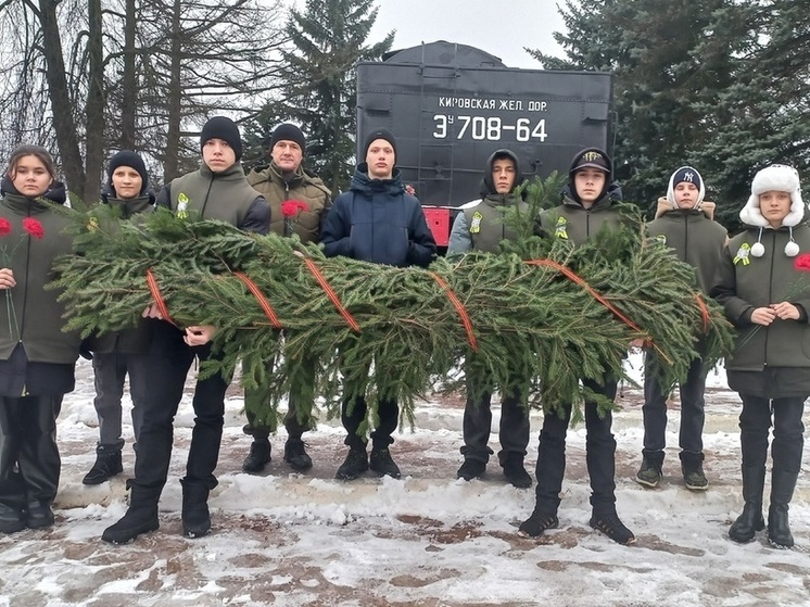 Ученики школьного лесничества в Волховстрое почтили память защитников Ленинграда