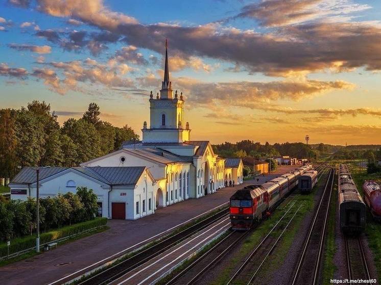 Подорожание проездных билетов на пригородные поезда ожидается в Псковской области