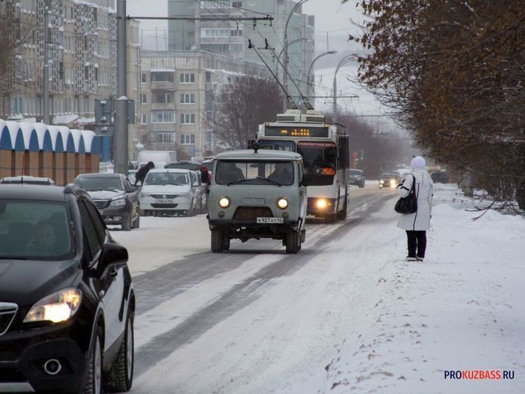 Протяженные пробки сковали дороги Кемерова в понедельник