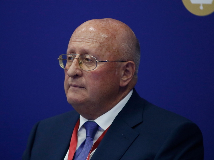 Гинцбург сказал, что лечить первых пациентов онковакциной начнут в сентябре