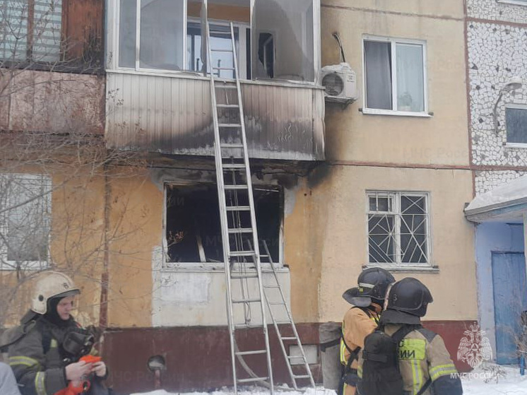 В Томске двое маленьких детей отравились дымом во время пожара