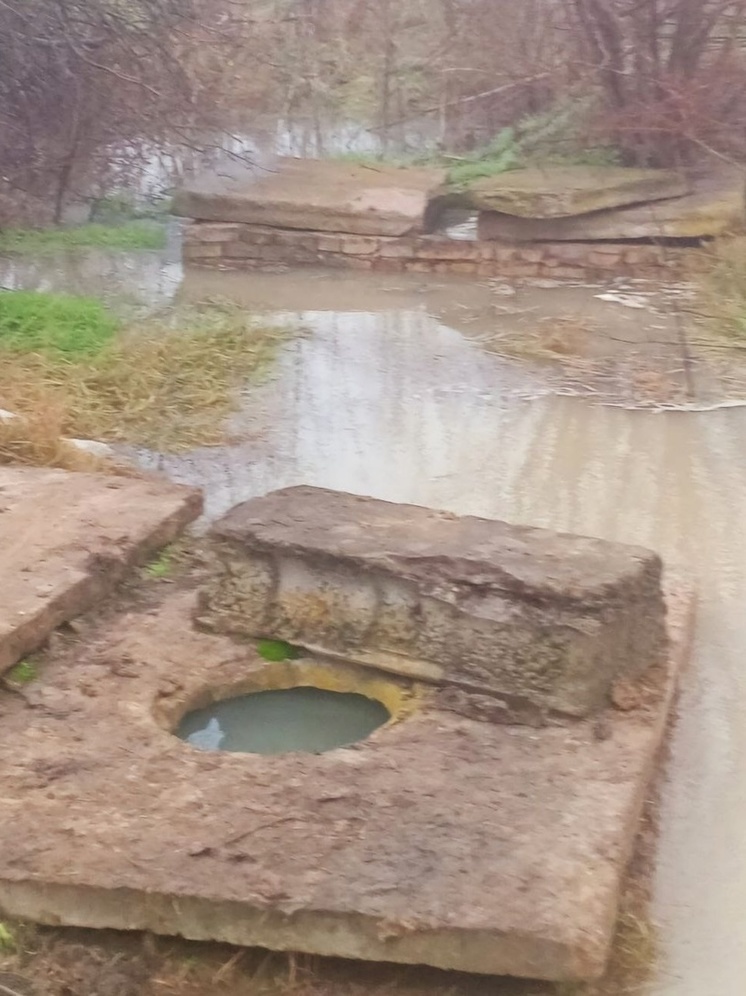 Порыв магистрального водопровода в районе села Ульяновка