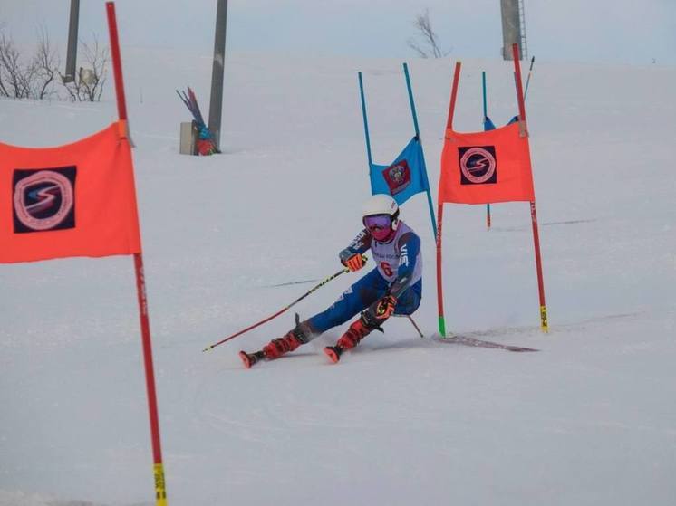 В Кировске прошли чемпионат и первенство СЗФО по горнолыжному спорту